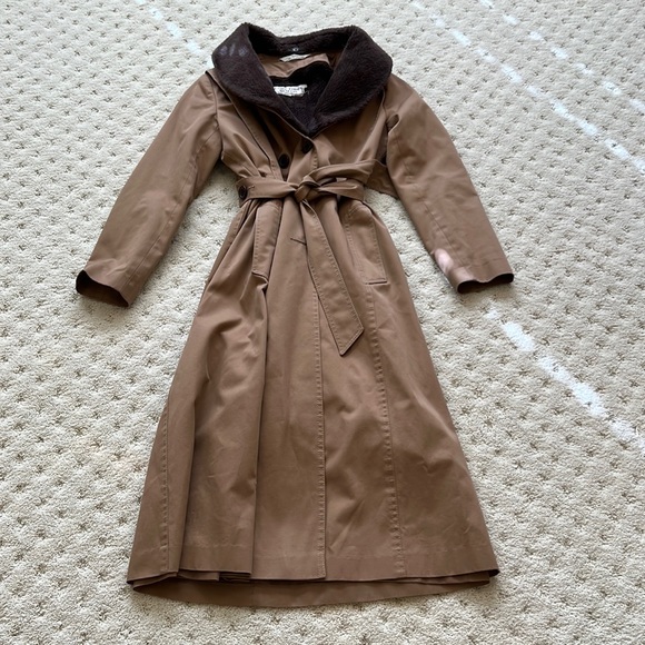 Vintage 90’s camel trench. - Picture 1 of 8